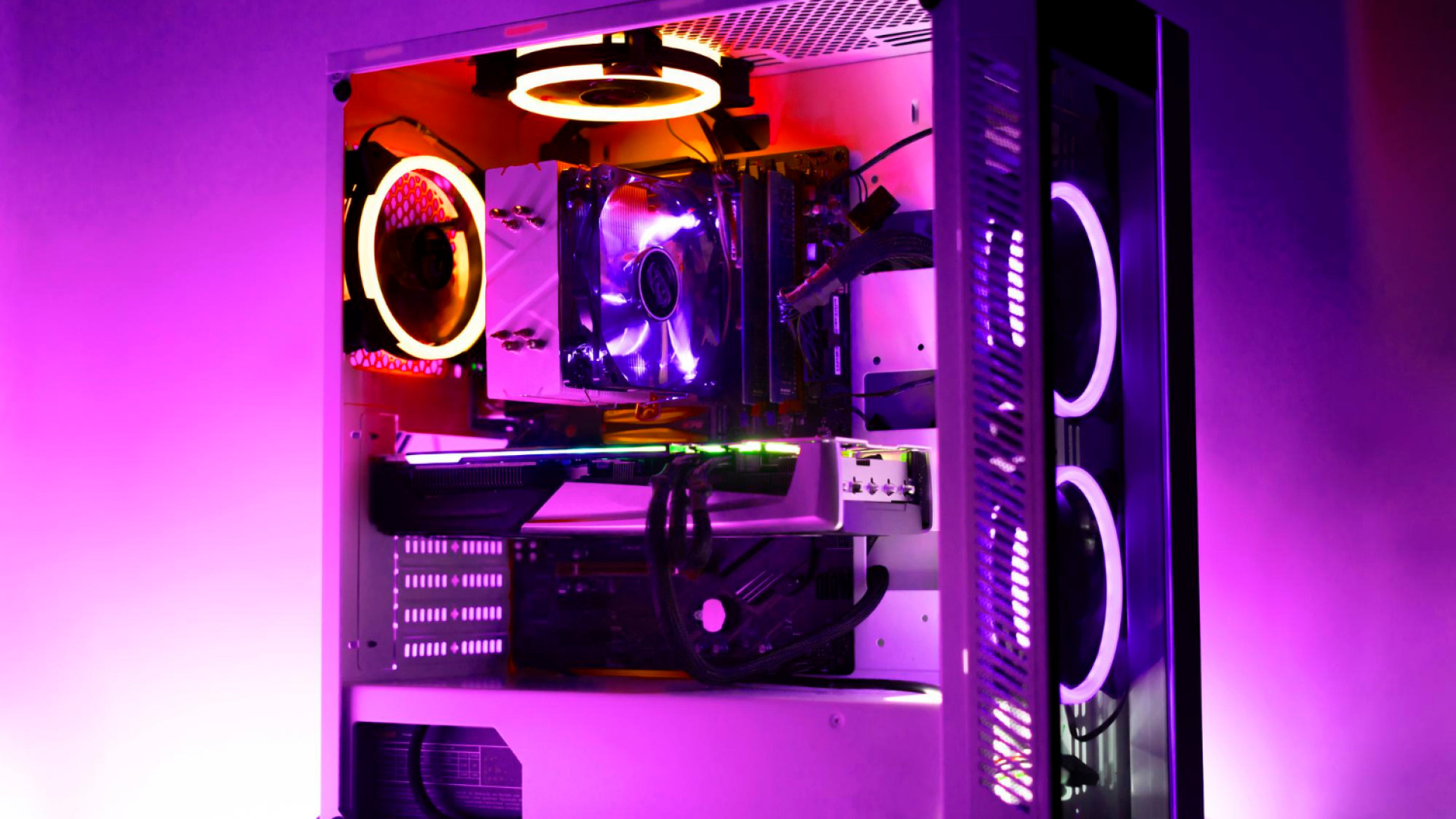 Quand le PC devient un objet déco : le boom des boîtiers vitrés !